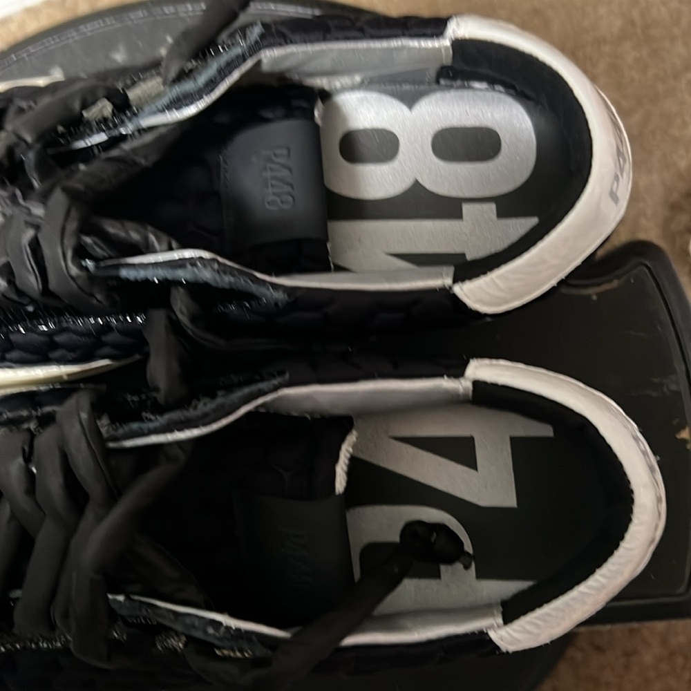 P448 John Esb Sneaker
39 fits like 8 1/2 - Picture 6 of 6